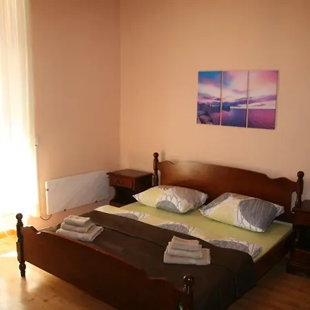 Sena Apartment *