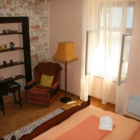 Sena Apartment *